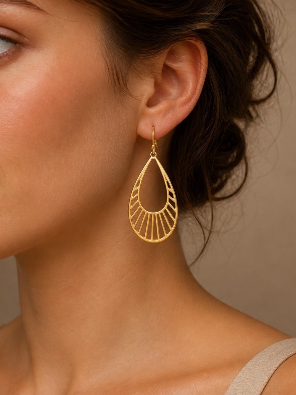 Openwork Teardrop Dangle Earrings - Picture 1 of 5